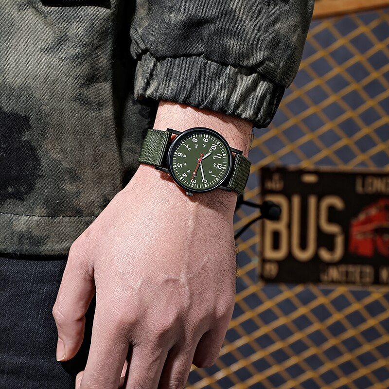 Luminous Nylon Band Relógio militar Relógios masculinos Relógios de pulso do exército Quartz Relógios esportivos masculinos Relojes Para Hombre Relogio Masculino