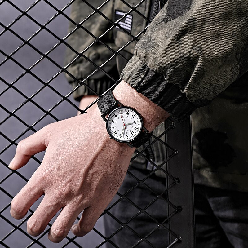 Luminous Nylon Band Relógio militar Relógios masculinos Relógios de pulso do exército Quartz Relógios esportivos masculinos Relojes Para Hombre Relogio Masculino